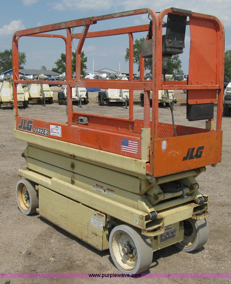 image for item A6464 2001 JLG 2032 E2 electric scissor lift