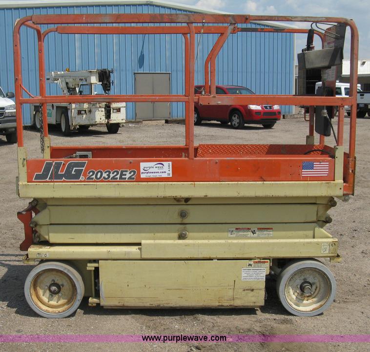 image for item A6464 2001 JLG 2032 E2 electric scissor lift