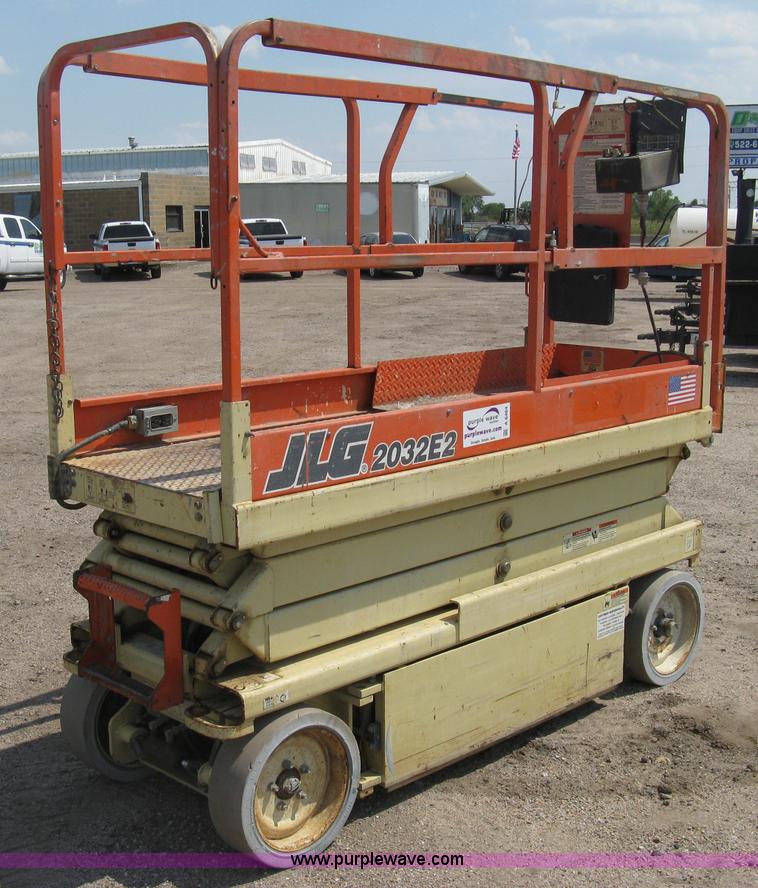 image for item A6464 2001 JLG 2032 E2 electric scissor lift