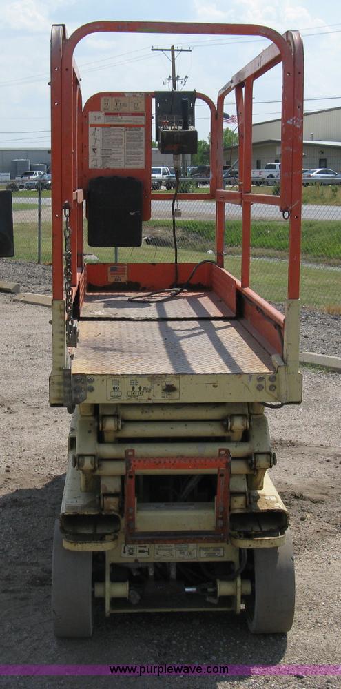 image for item A6464 2001 JLG 2032 E2 electric scissor lift