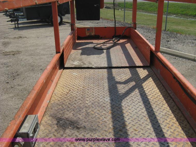 image for item A6464 2001 JLG 2032 E2 electric scissor lift