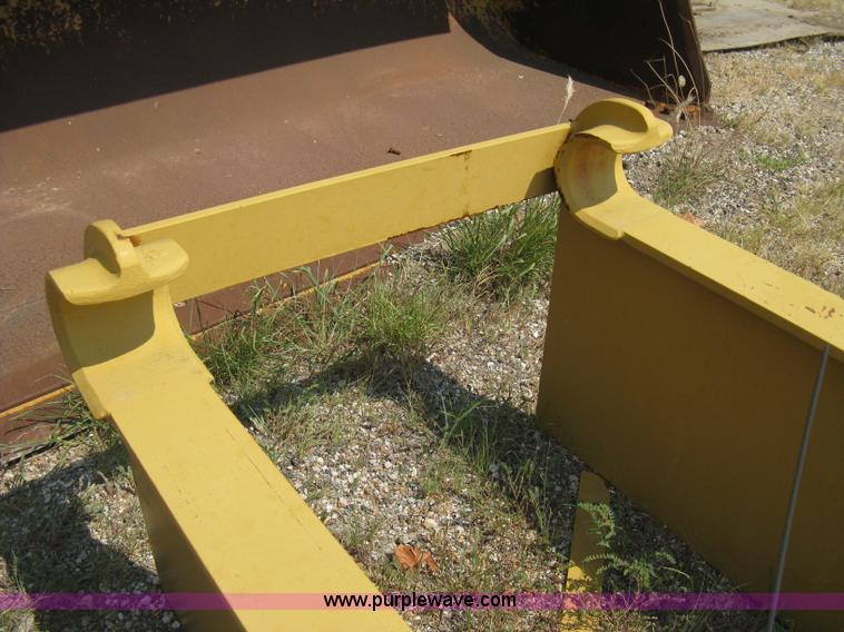 Balderson weldon quick attach bucket coupler in Wichita, KS Item A6495 sold Purple Wave