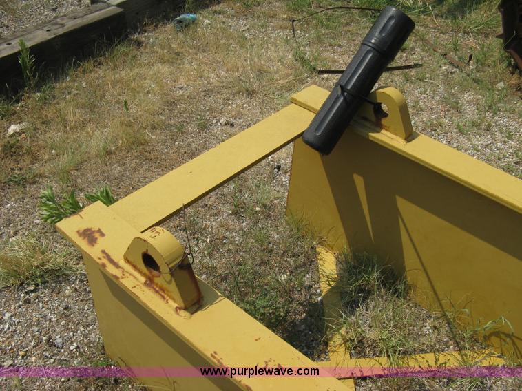 Balderson weldon quick attach bucket coupler in Wichita, KS Item A6495 sold Purple Wave