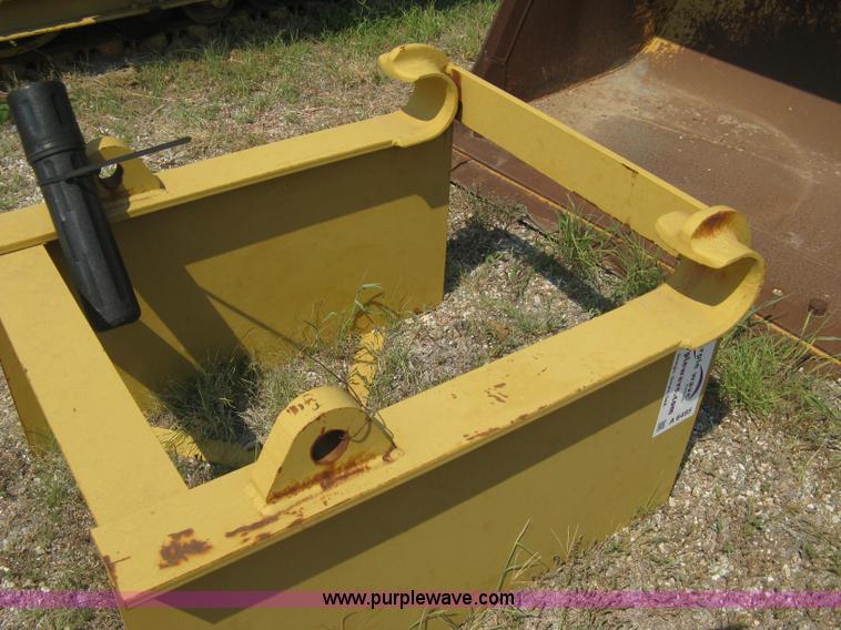 Balderson weldon quick attach bucket coupler in Wichita, KS Item A6495 sold Purple Wave