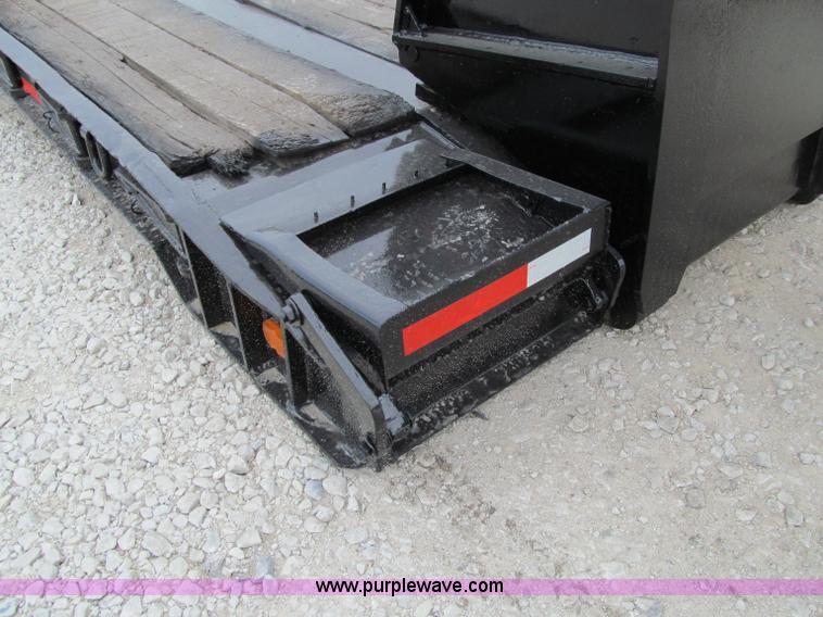 image for item A8430 1984 Hyster triple axle lowboy trailer
