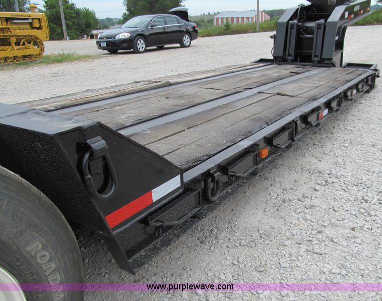 image for item A8430 1984 Hyster triple axle lowboy trailer