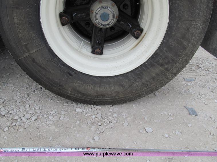 image for item A8430 1984 Hyster triple axle lowboy trailer