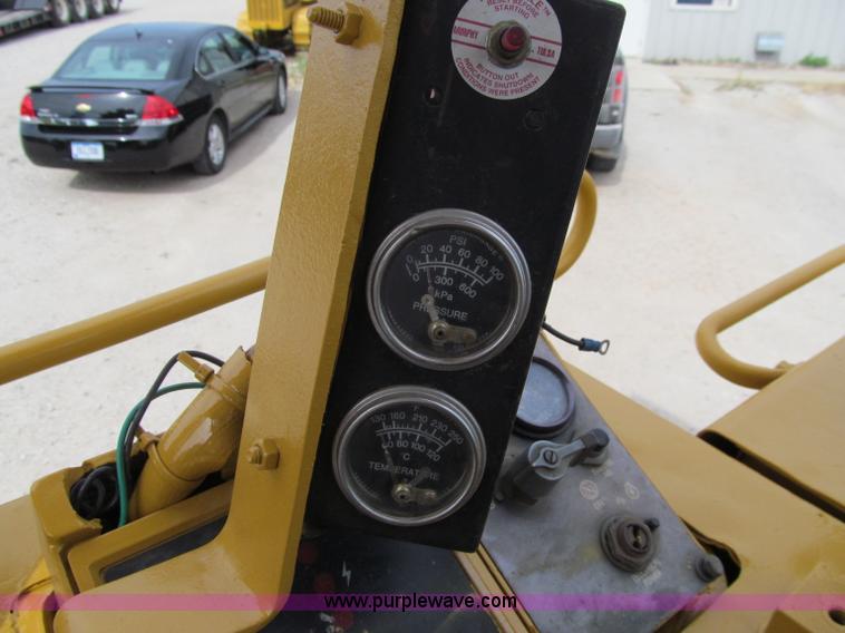 image for item A8431 1987 Caterpillar 963 track loader