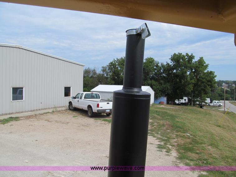 image for item A8431 1987 Caterpillar 963 track loader