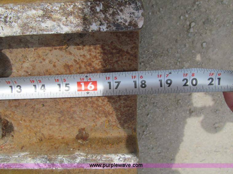 image for item A8431 1987 Caterpillar 963 track loader