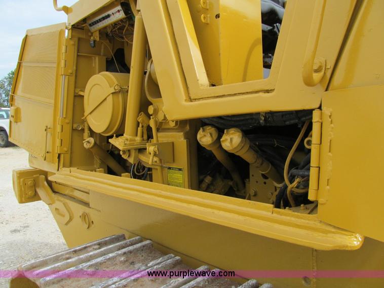 image for item A8431 1987 Caterpillar 963 track loader