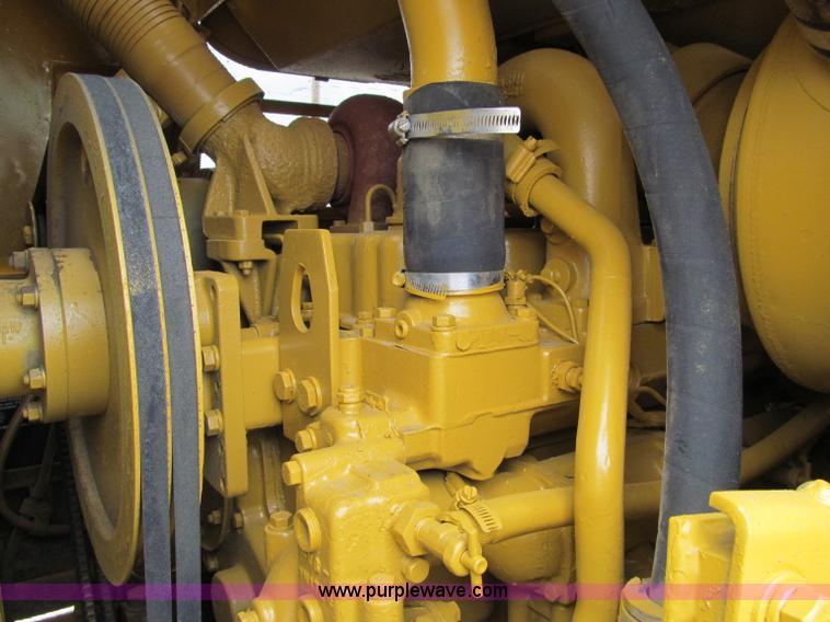 image for item A8431 1987 Caterpillar 963 track loader