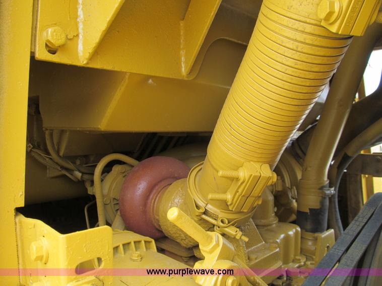 image for item A8431 1987 Caterpillar 963 track loader