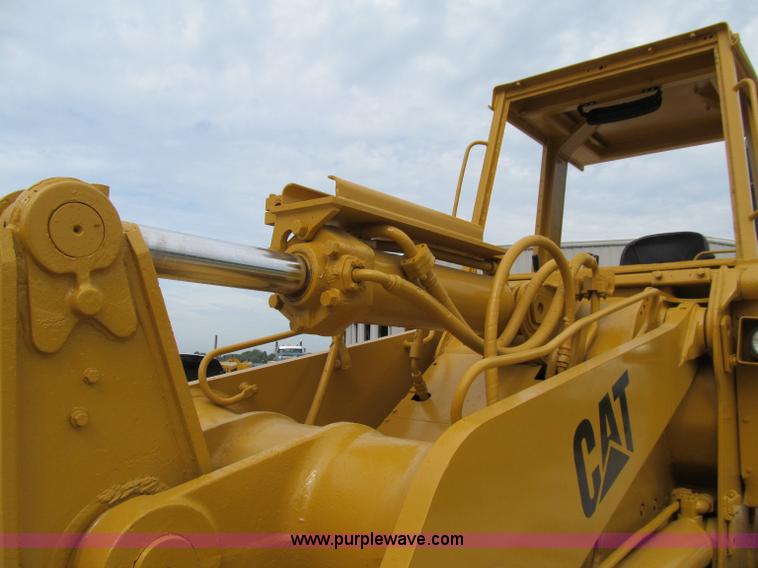 image for item A8431 1987 Caterpillar 963 track loader