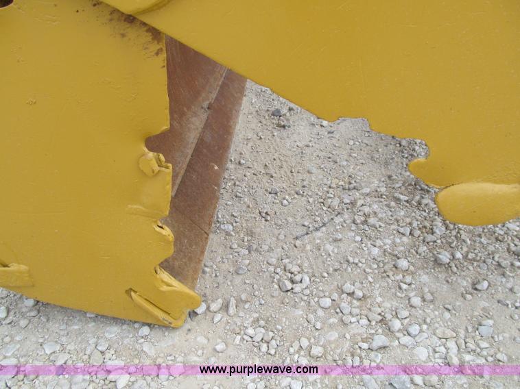 image for item A8431 1987 Caterpillar 963 track loader