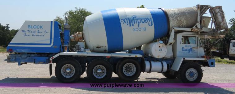 image for item B2442 1996 Oshkosh MPT S2346 front discharge concrete mixer truck