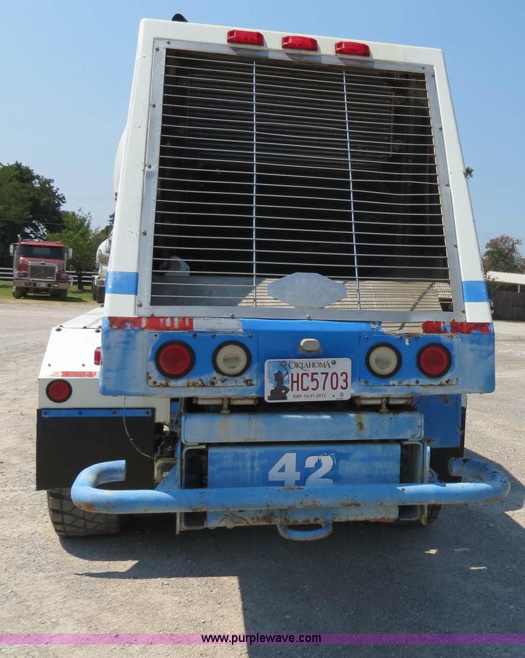 image for item B2442 1996 Oshkosh MPT S2346 front discharge concrete mixer truck