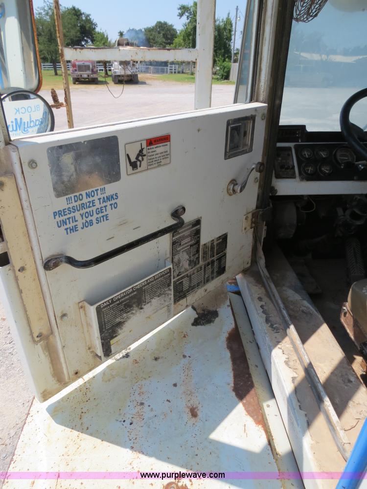 image for item B2442 1996 Oshkosh MPT S2346 front discharge concrete mixer truck