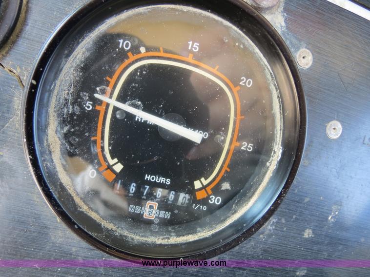 image for item B2442 1996 Oshkosh MPT S2346 front discharge concrete mixer truck