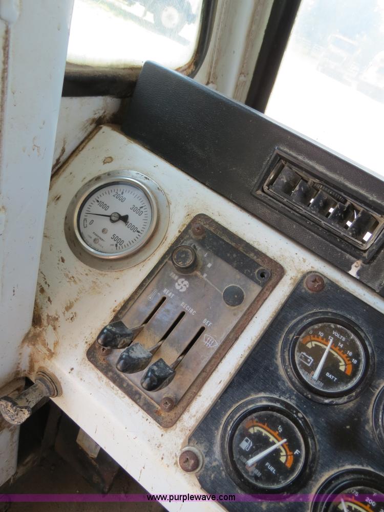 image for item B2442 1996 Oshkosh MPT S2346 front discharge concrete mixer truck