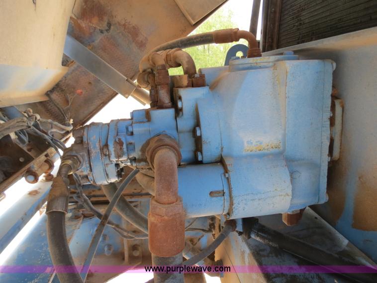 image for item B2442 1996 Oshkosh MPT S2346 front discharge concrete mixer truck