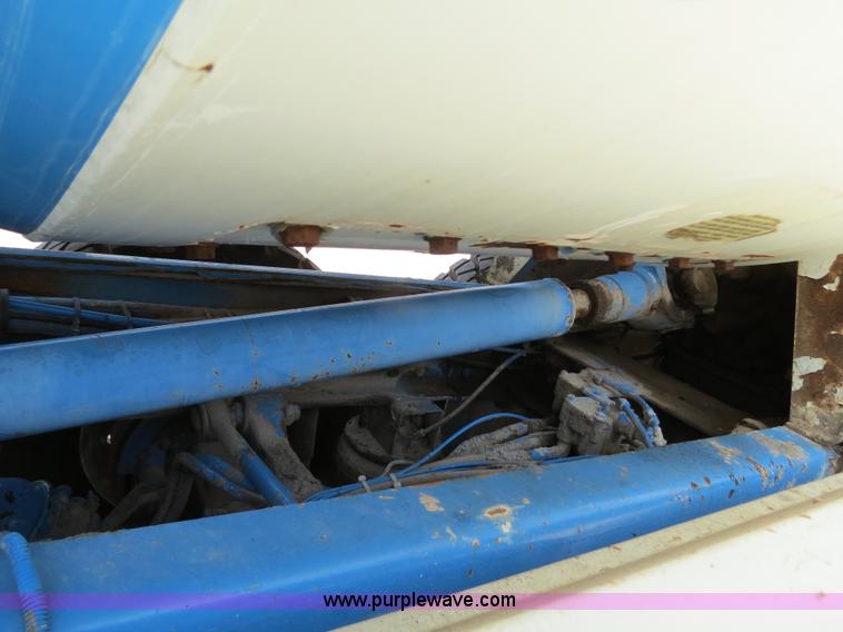 image for item B2442 1996 Oshkosh MPT S2346 front discharge concrete mixer truck