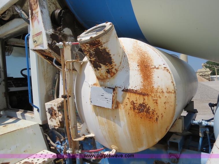 image for item B2442 1996 Oshkosh MPT S2346 front discharge concrete mixer truck
