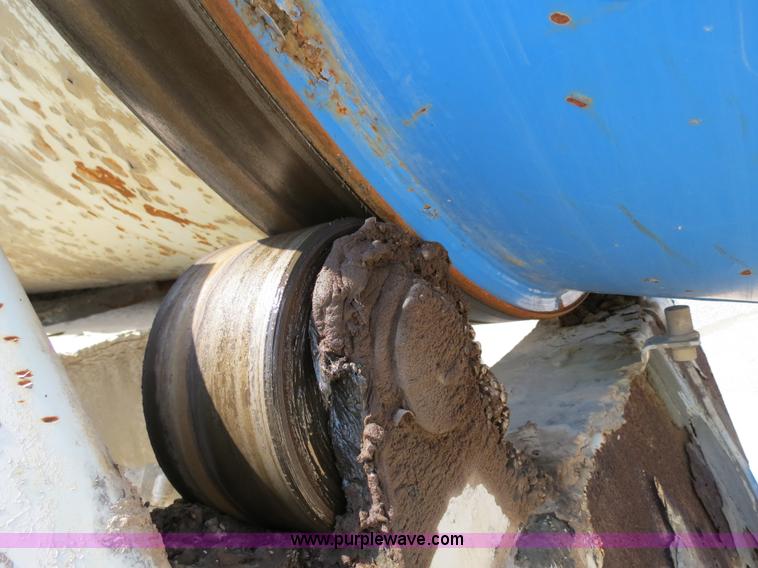 image for item B2442 1996 Oshkosh MPT S2346 front discharge concrete mixer truck