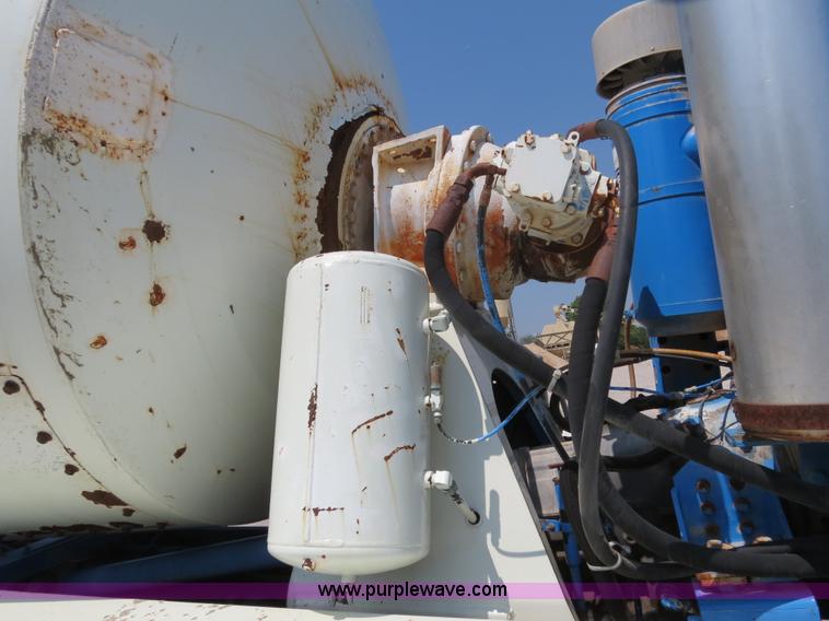 image for item B2442 1996 Oshkosh MPT S2346 front discharge concrete mixer truck