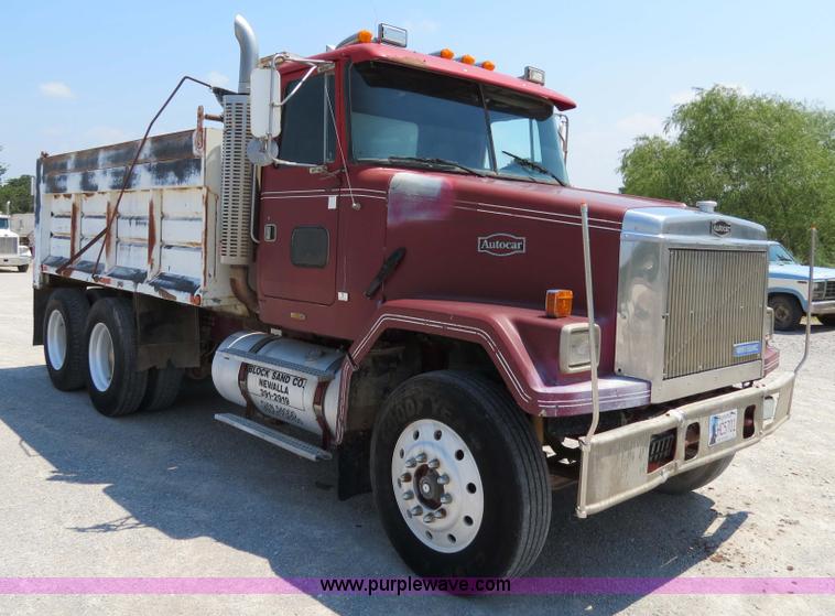 image for item B2443 1994 Volvo White GMC ACL dump truck