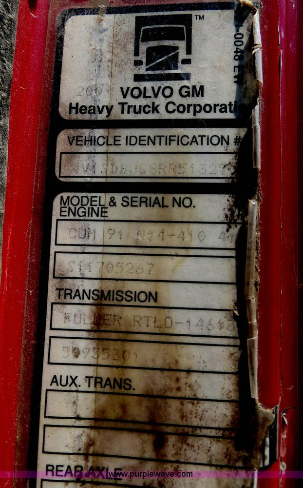 image for item B2443 1994 Volvo White GMC ACL dump truck