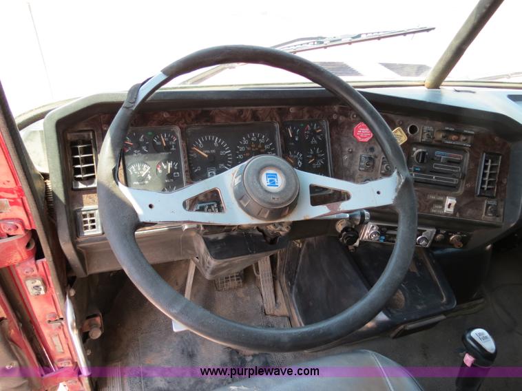 image for item B2443 1994 Volvo White GMC ACL dump truck