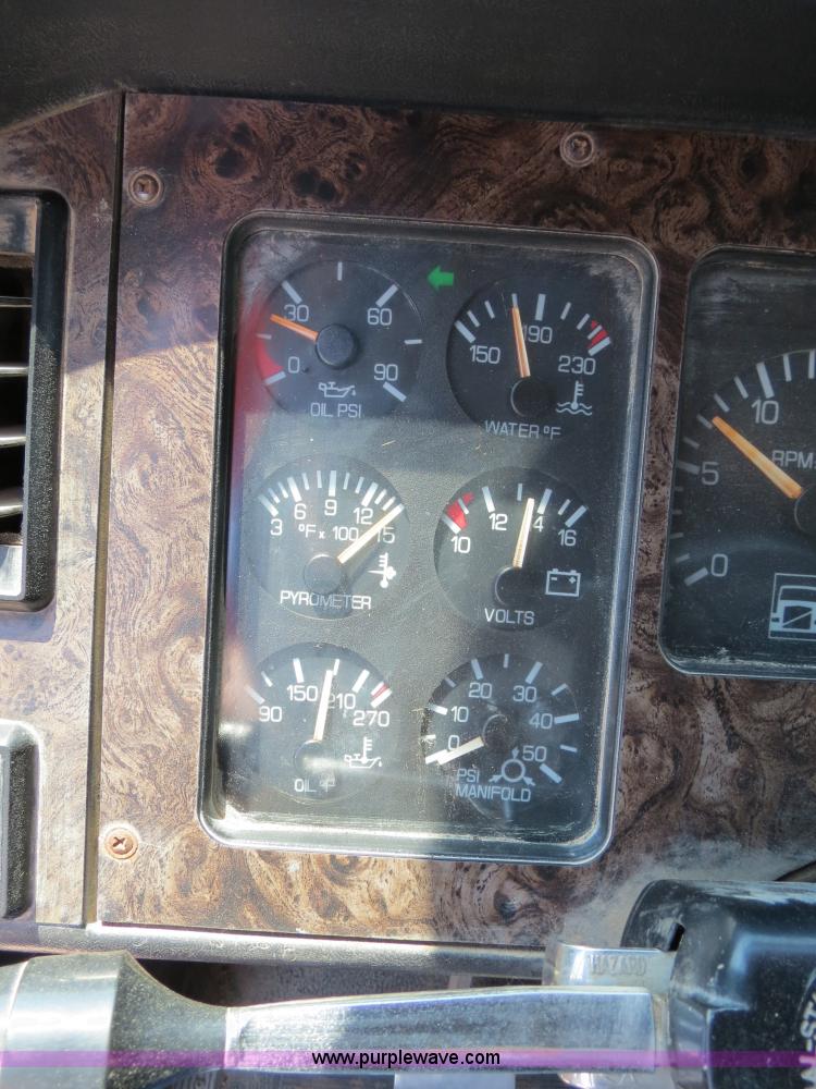 image for item B2443 1994 Volvo White GMC ACL dump truck