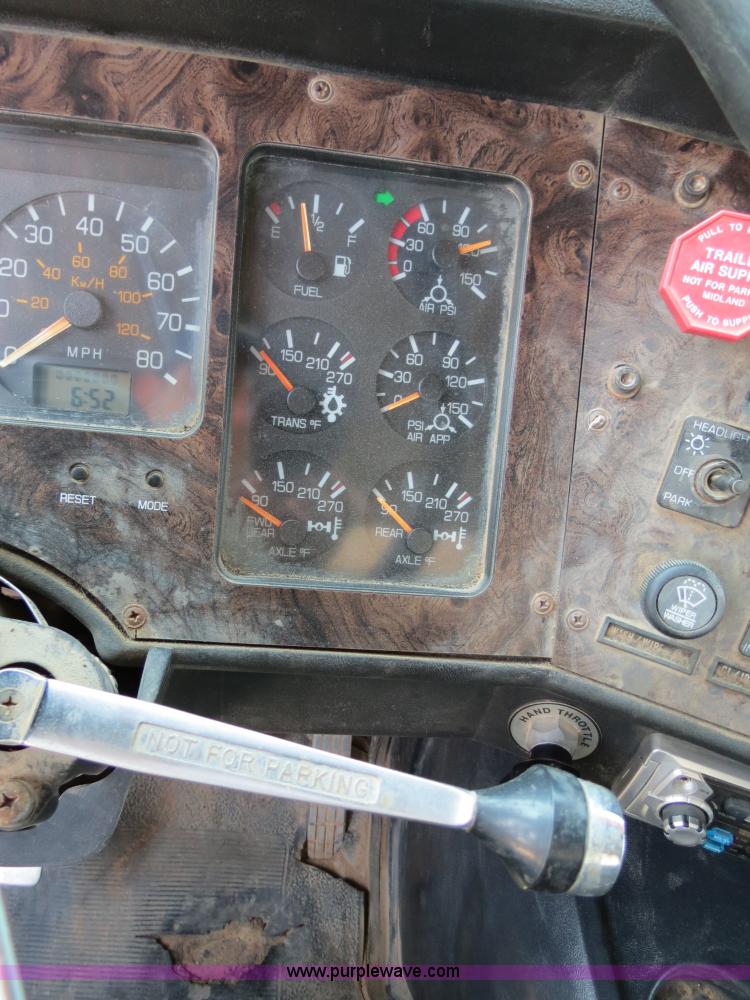 image for item B2443 1994 Volvo White GMC ACL dump truck