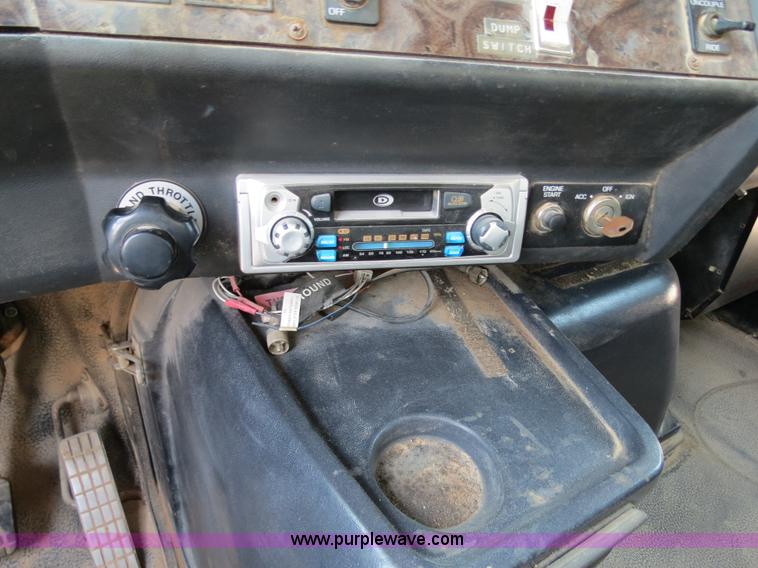 image for item B2443 1994 Volvo White GMC ACL dump truck