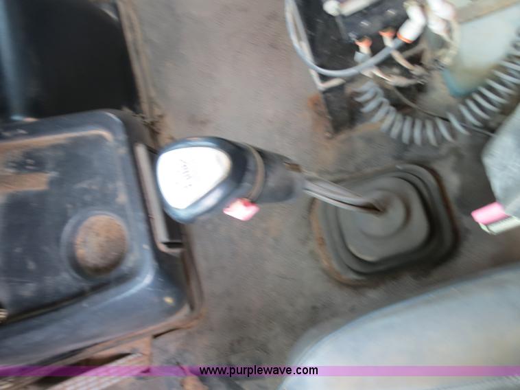 image for item B2443 1994 Volvo White GMC ACL dump truck