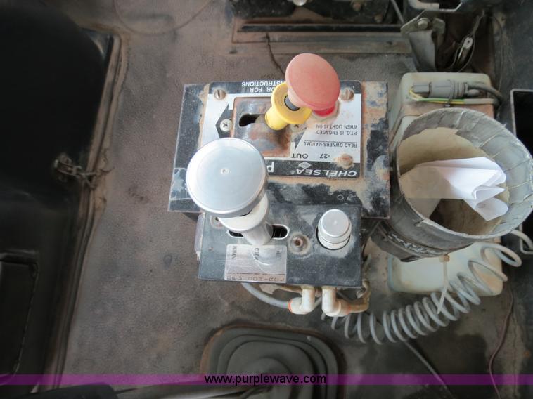 image for item B2443 1994 Volvo White GMC ACL dump truck