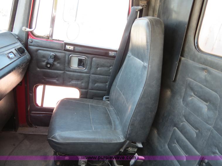 image for item B2443 1994 Volvo White GMC ACL dump truck