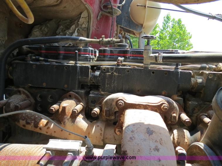 image for item B2443 1994 Volvo White GMC ACL dump truck