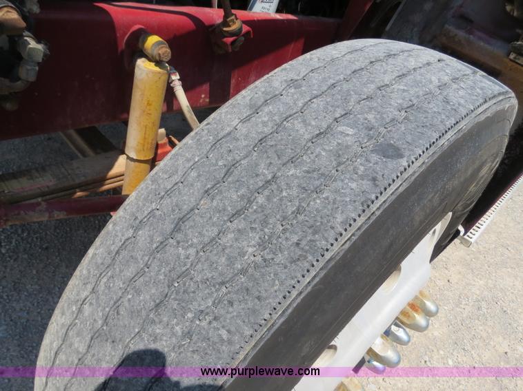 image for item B2443 1994 Volvo White GMC ACL dump truck