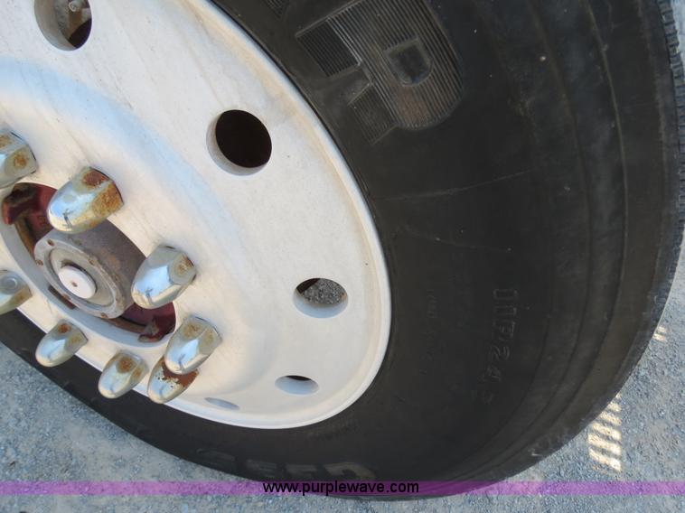 image for item B2443 1994 Volvo White GMC ACL dump truck