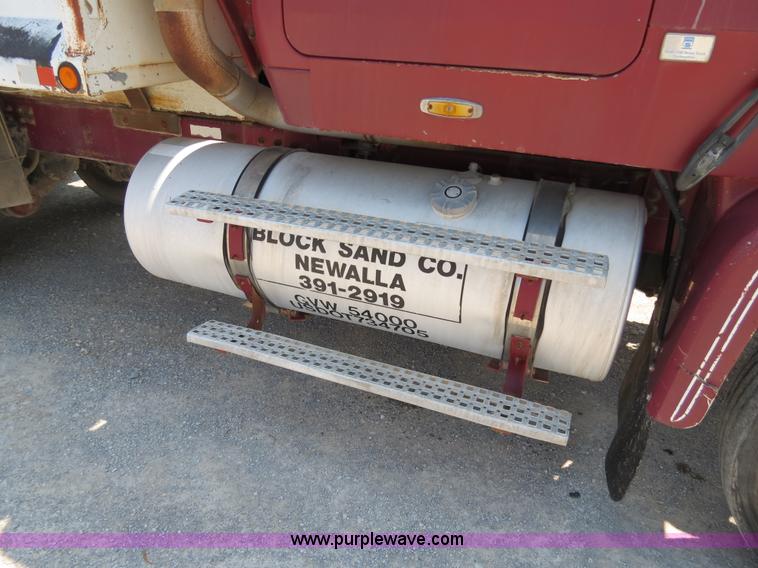 image for item B2443 1994 Volvo White GMC ACL dump truck