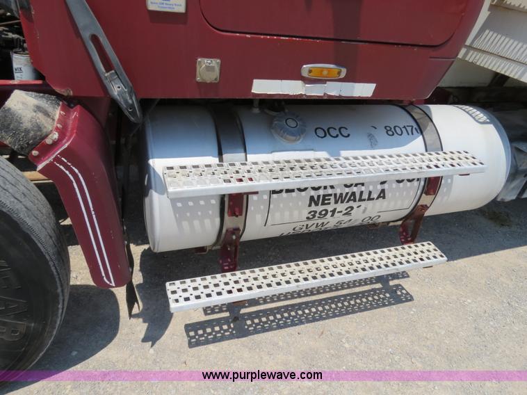 image for item B2443 1994 Volvo White GMC ACL dump truck