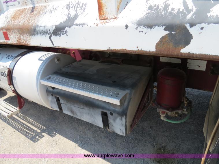 image for item B2443 1994 Volvo White GMC ACL dump truck