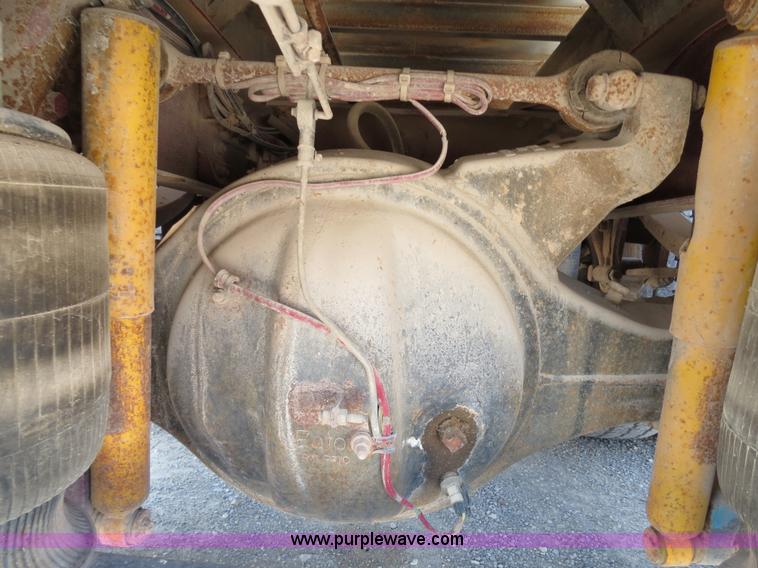 image for item B2443 1994 Volvo White GMC ACL dump truck