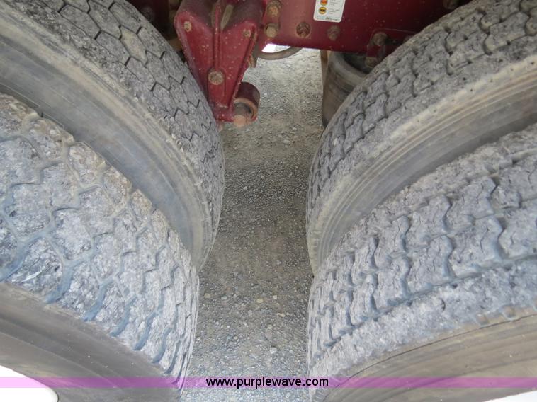 image for item B2443 1994 Volvo White GMC ACL dump truck