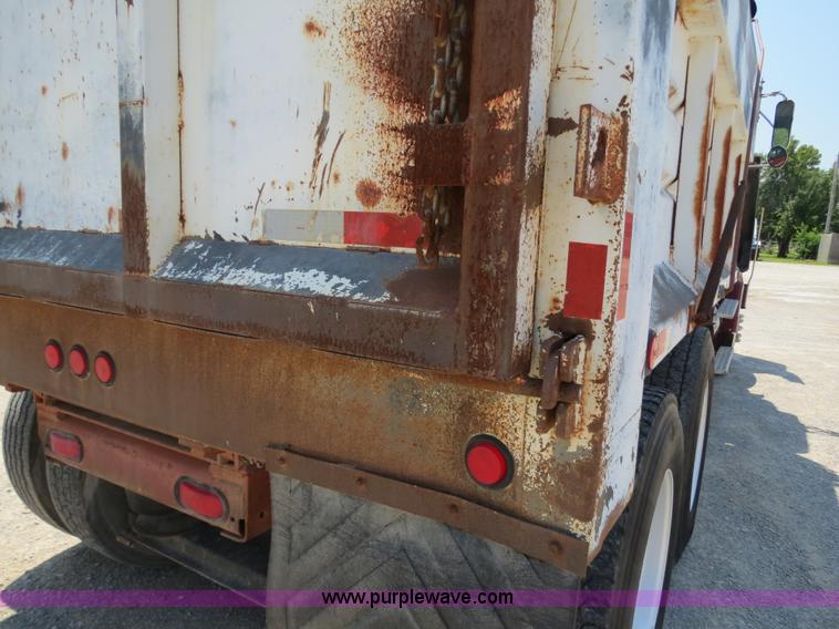 image for item B2443 1994 Volvo White GMC ACL dump truck