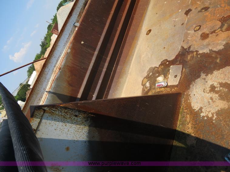 image for item B2443 1994 Volvo White GMC ACL dump truck