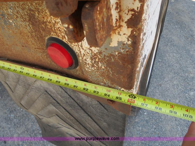 image for item B2443 1994 Volvo White GMC ACL dump truck