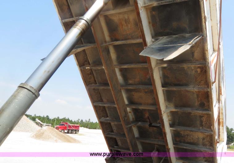 image for item B2443 1994 Volvo White GMC ACL dump truck